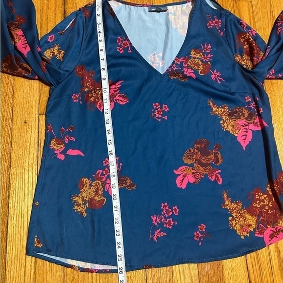 ModCloth Blue Satin Feel Floral Button Down Sleeves Relaxed Fit Size XL - Picture 5 of 11